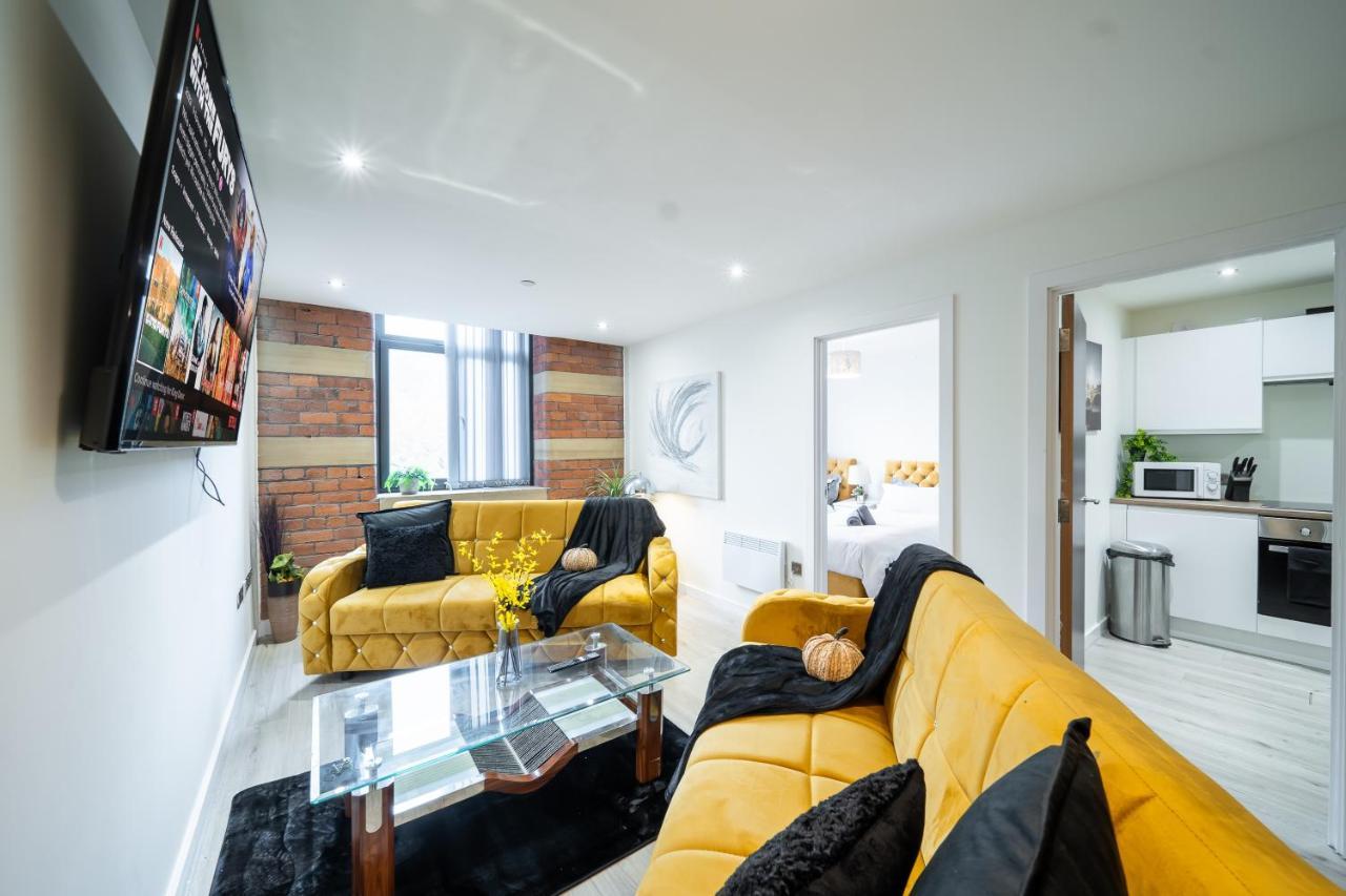 Bv Spacious 1-Bedroom Apartment Close To Town Center - Sleeps 6 Bradford  Exterior photo